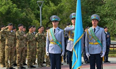 Павлодарлықтар қаза тапқан полиция қызметкерлерін еске алды