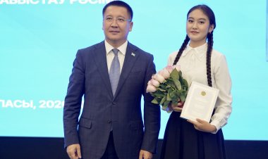 Павлодарлық белсенділерге жаңа Конституцияның арнайы басылымдары табысталды
