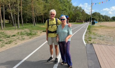 Павлодар жағалауындағы ағылшын жұбының серуені жұртты сүйсінтті
