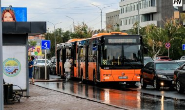 В Павлодаре временно продлили время движения автобусов