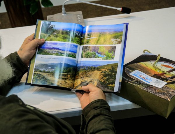 Велосипедпен әлемді кезген екібастұздық өз сапарларын кітапқа айналдырды