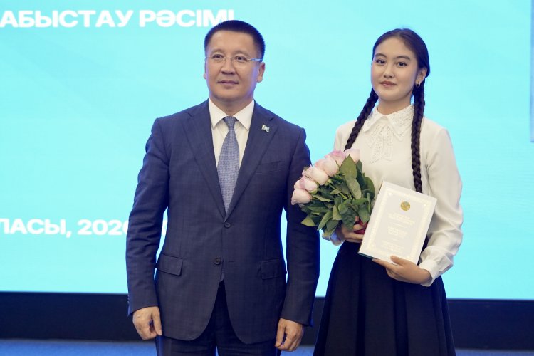 Павлодарлық белсенділерге жаңа Конституцияның арнайы басылымдары табысталды