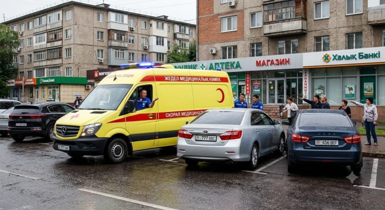 Павлодарда жедел жәрдемнің жолын бөгеген жүргізуші жауапқа тартылды