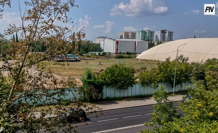 В Павлодаре начали демонтаж стадиона «Батыр» ради новой постройки