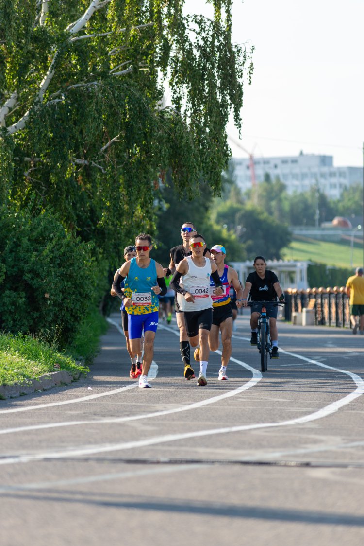 Более 800 бегунов вышли на старт ERTIS PAVLODAR HALF MARATHON