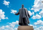 История одного памятника: Сократ Великой степи