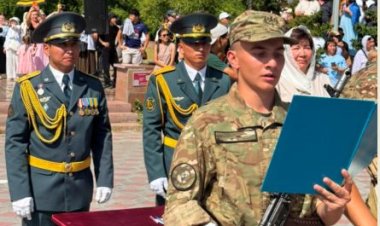 Павлодарда ант қабылдаған үш сарбаз сүйіктілеріне сөз салды