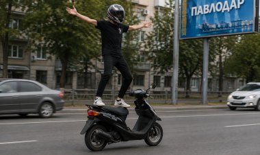 Павлодарца наказали за лихачество на мопеде