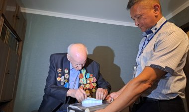 В Павлодаре на выборах в Курултай проголосовал 100-летний ветеран