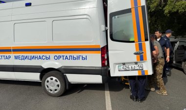 Павлодарда құтқарушылар көлікте қысылып қалған адамды алып шықты