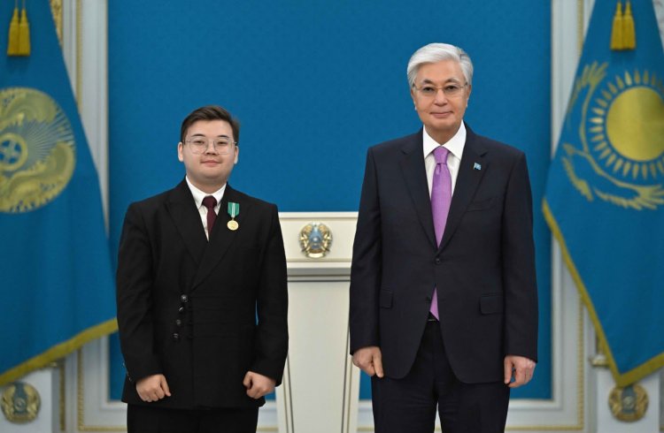 Труд павлодарского учителя-биолога оценил Президент Казахстана