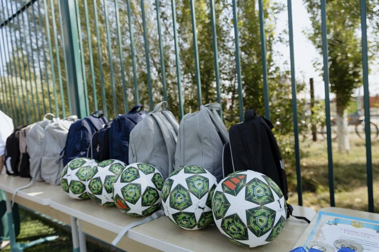 Демеушілер Павлодар маңындағы спорт және ойын алаңдарын жаңартып берді