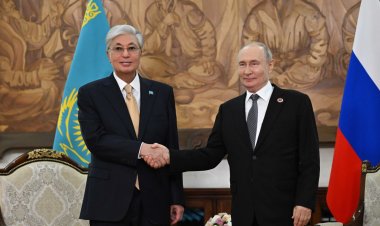 Глава Казахстана провёл встречу с Президентом России