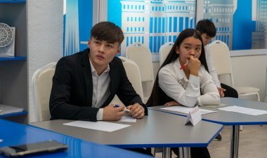 Павлодарские курсанты полиции и школьники сошлись в битве мнений