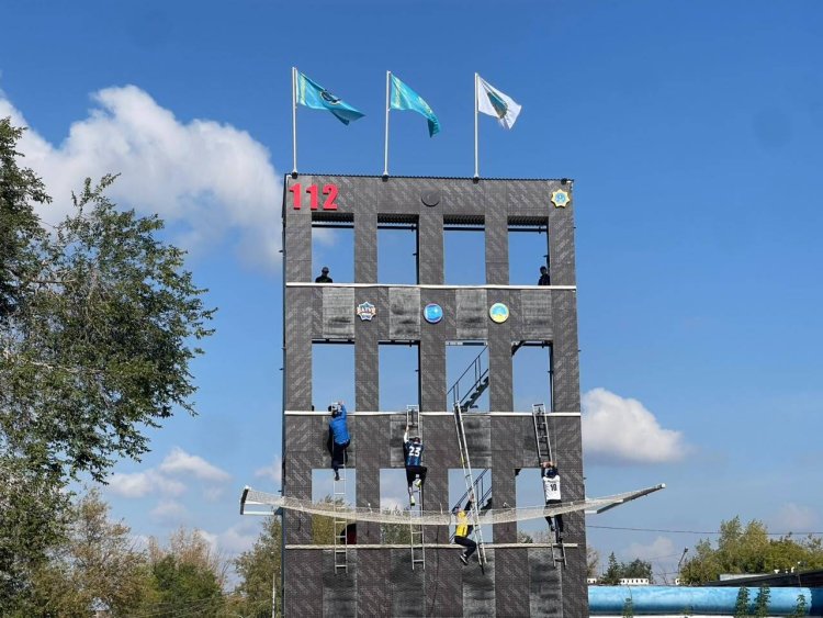 Спасатели Павлодарской области соревновались в силе и ловкости