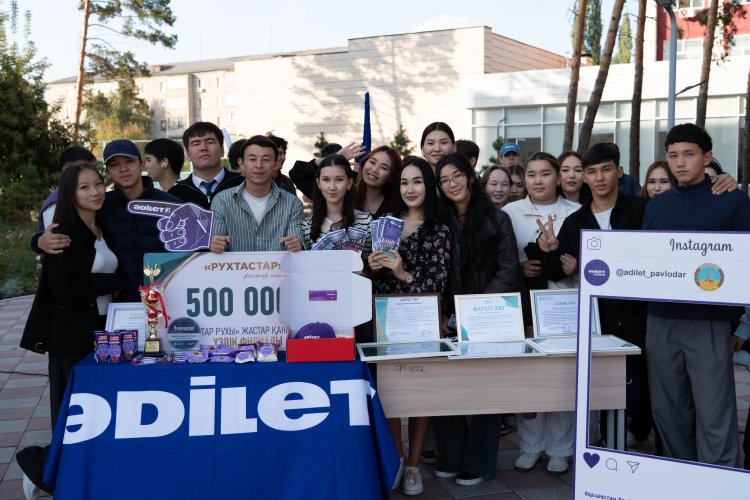 «Student street»: Марғұлан университетінде студенттік ұйымдар жәрмеңкесі өтті