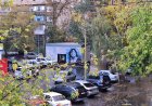 Павлодар тұрғыны Батырхан Шүкеновтің портретін өз ауласында салды