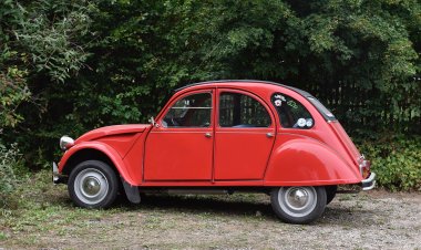 Аңызға айналған Citroën 2CV электромобиль ретінде қайта шығарылады