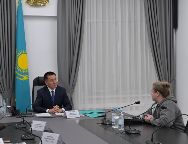 Асайын Байханов азаматтарды жеке мәселелері бойынша қабылдады