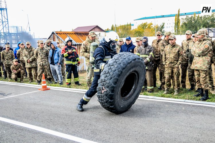 В Павлодаре пожарные сдали экзамен на прочность