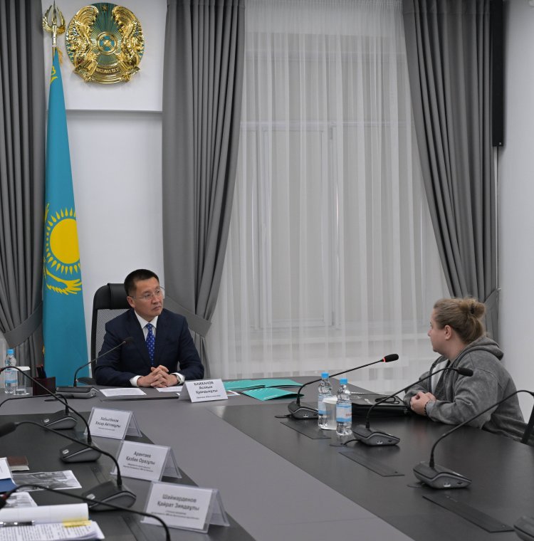 Асайын Байханов азаматтарды жеке мәселелері бойынша қабылдады