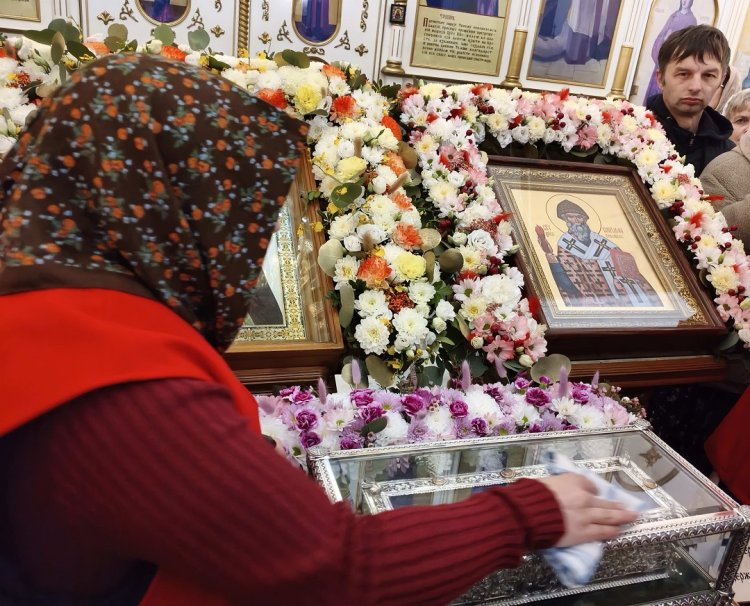 С греческого острова в Павлодар доставили великую святыню