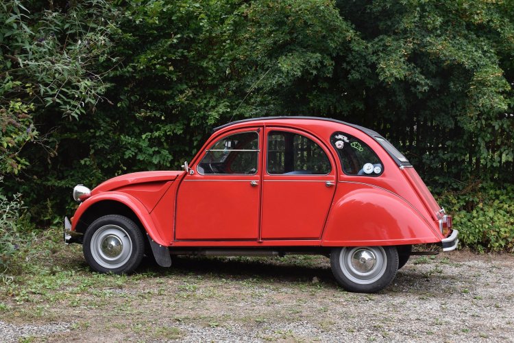 Аңызға айналған Citroën 2CV электромобиль ретінде қайта шығарылады